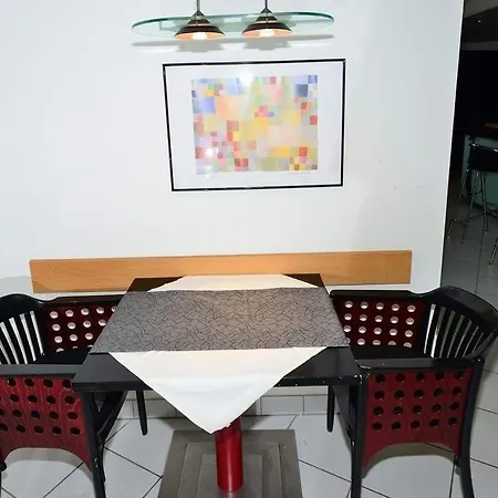 Ξενοδοχείο Art 4*